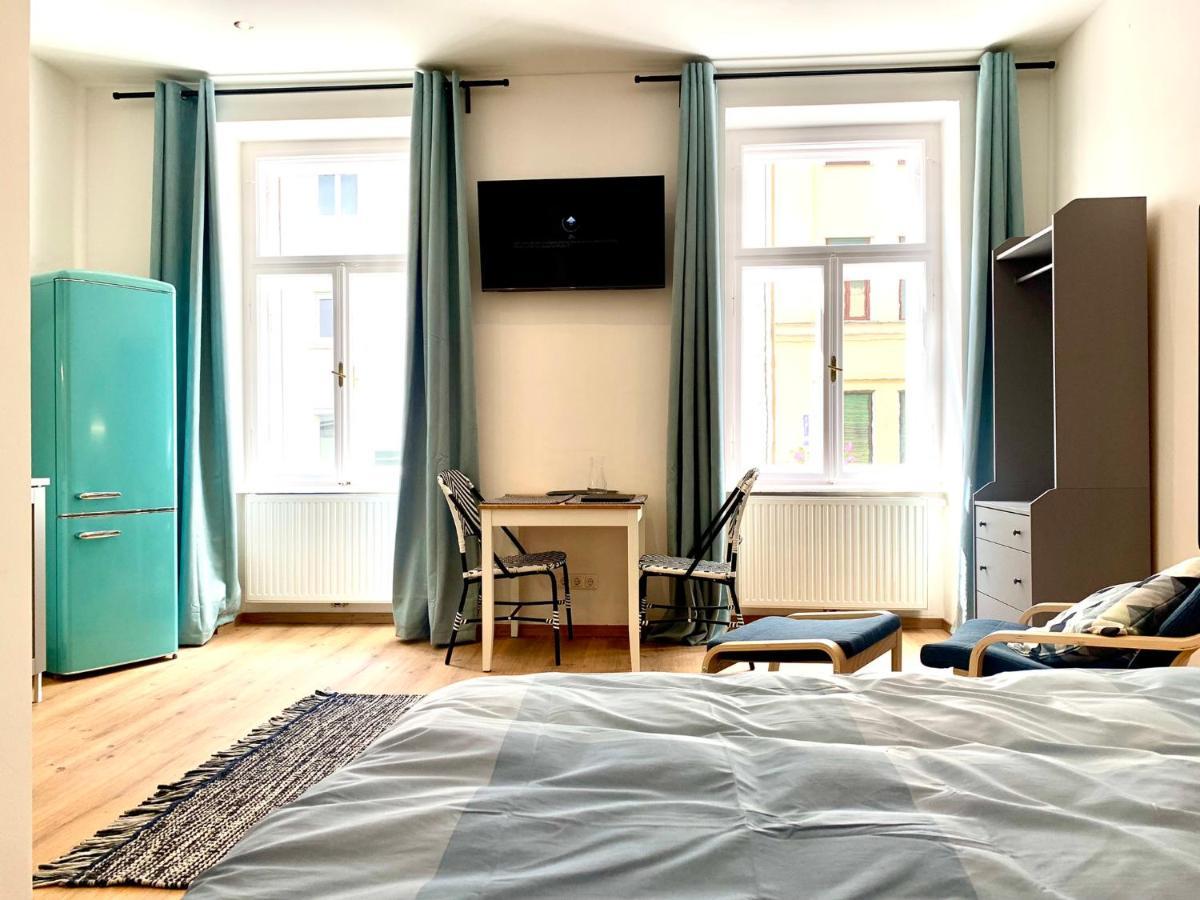 Vintage Chic Studio - By Nahuen Suites Graz Esterno foto